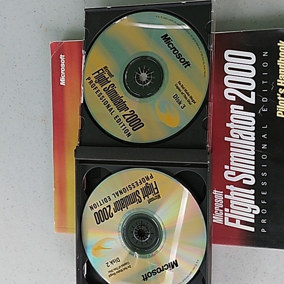 Vintage Microsoft Flight Simulator 2000 PC software - Picture 3 of 5